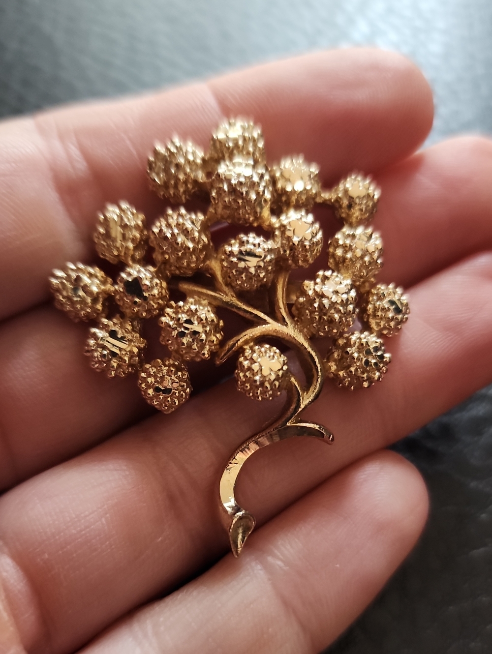 VTG Mamselle Gold Floral Cluster Brooch - Women Jewelry